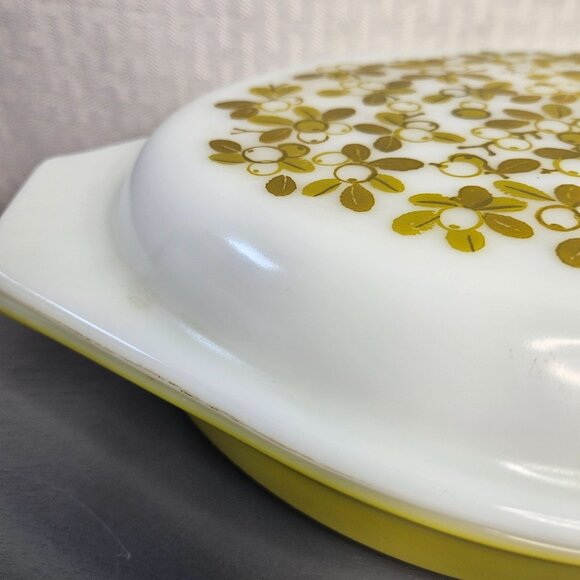 Vintage Pyrex divided baking dish in green print Great Condition - Picture 5 of 11